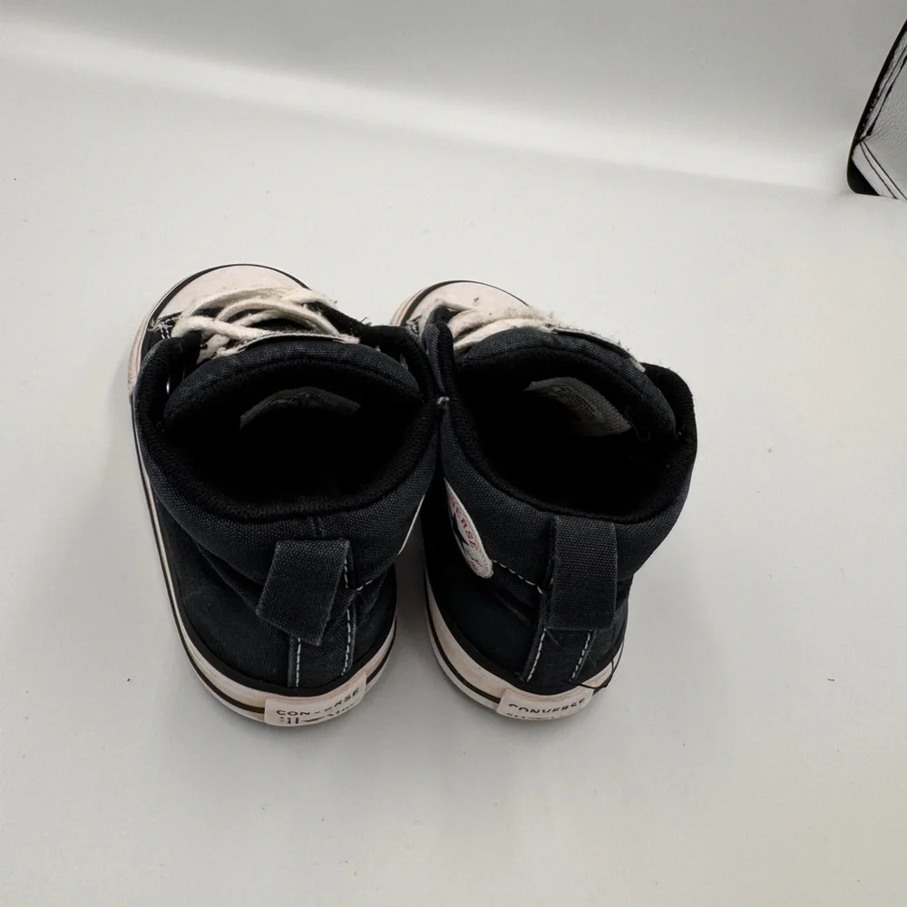 Converse Toddler Boy Girl Size 7 Black and White Kids High Tops Sneakers Shoes